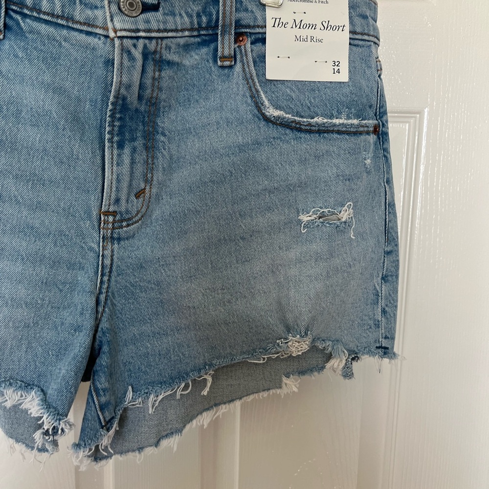 Abercrombie & Fitch Mom Light Blue Jean Shorts, size 14, new - Picture 5 of 6
